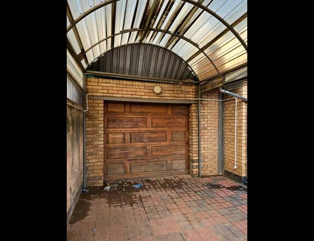 3 BEDROOM HOUSE FOR SALE IN PROTEA GLEN